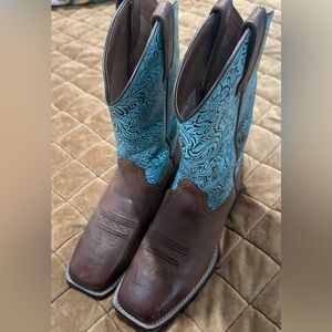 Women’s Ariat boots